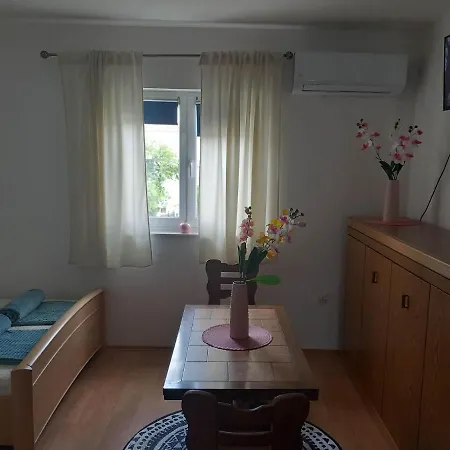Mare Apartment *
